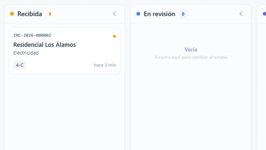 Tablero de incidencias del administrador de fincas con las columnas Recibida y En revisión